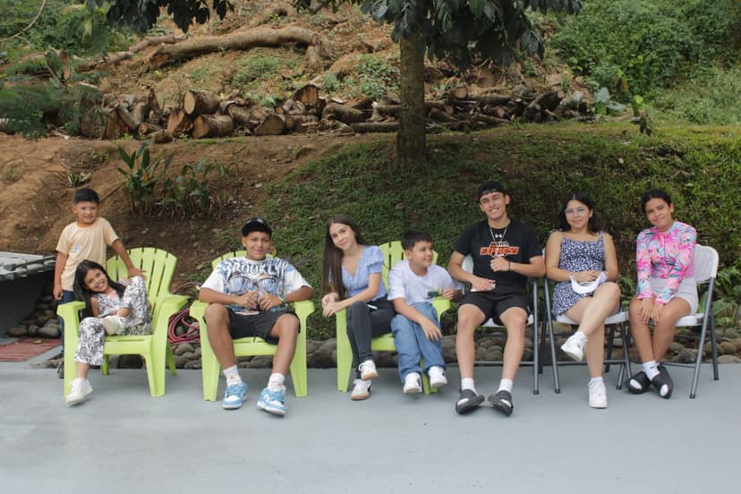 Media 38418b16-8d89-42d0-aade-ef29bf34e36b