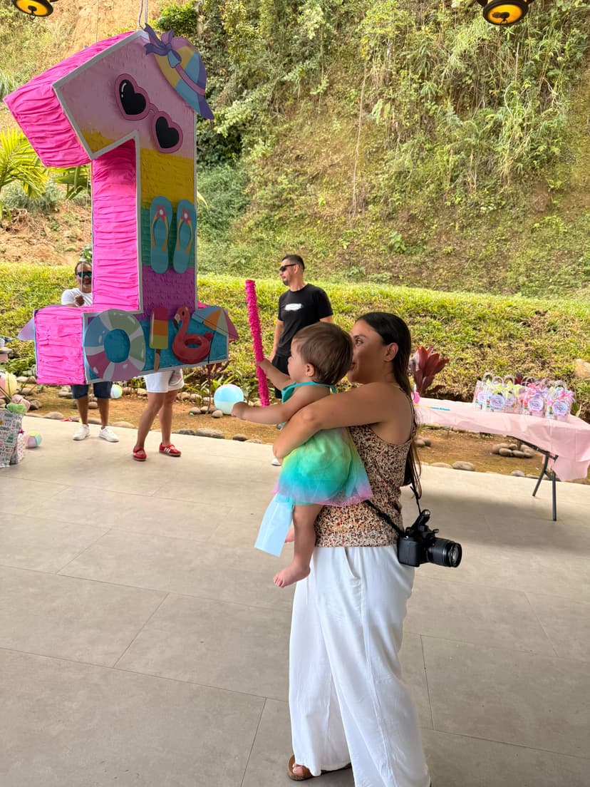 Media ef341fe3-fc60-482f-9deb-e6946212707d